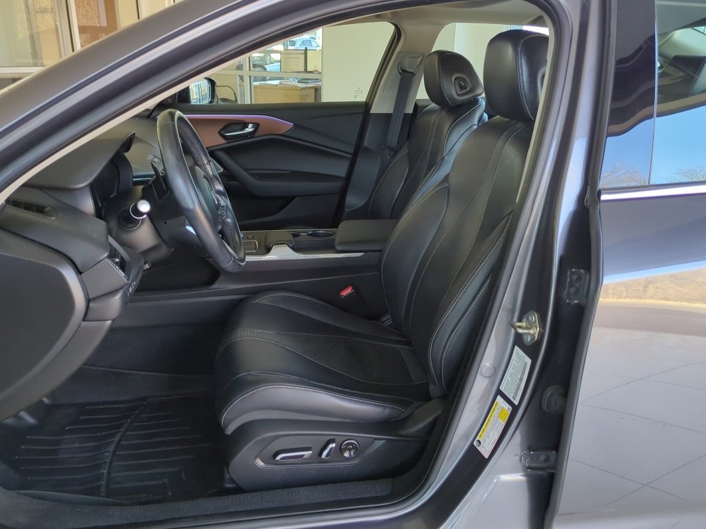 Vehicle image 14 of 53