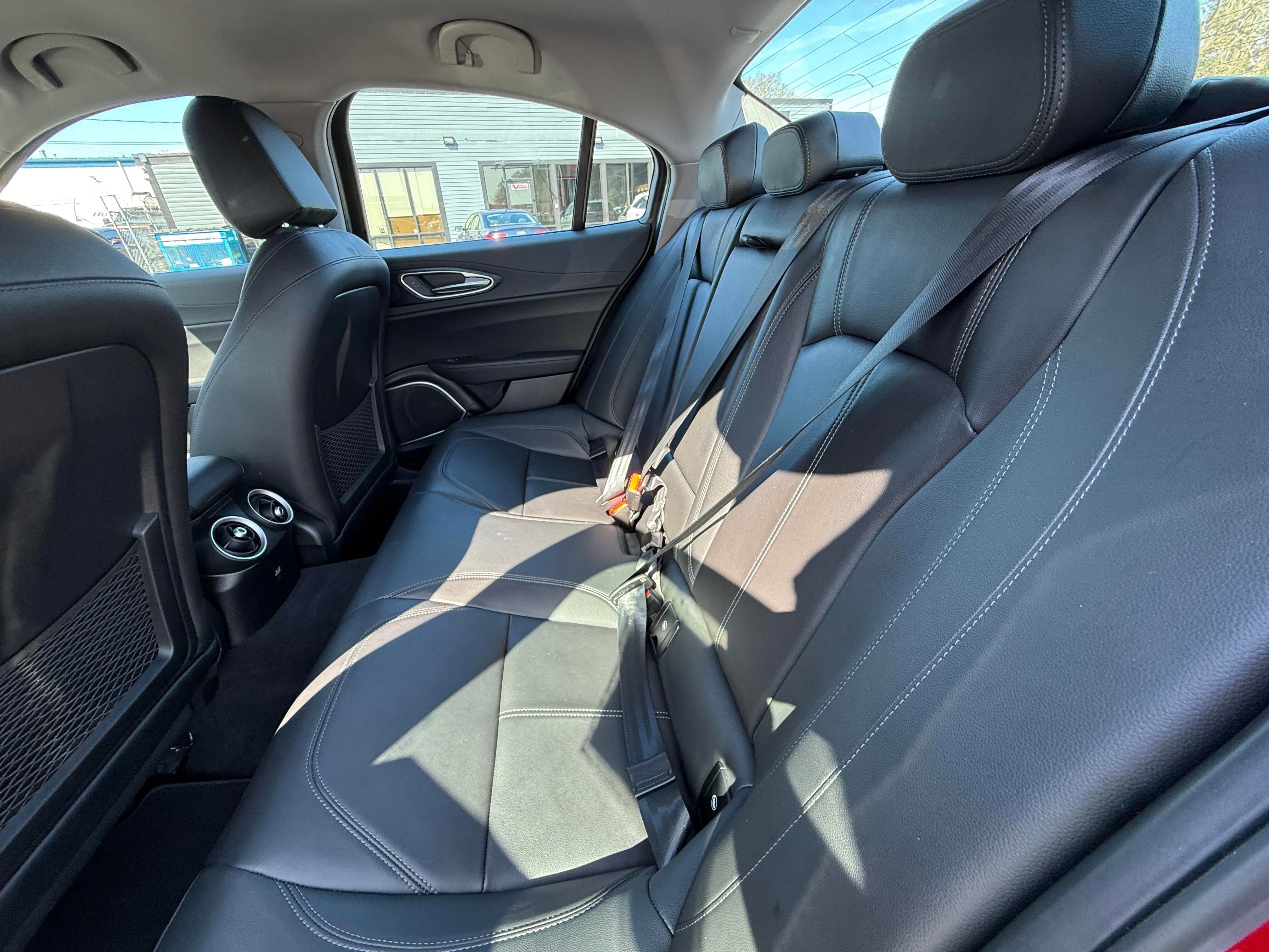Vehicle image 15 of 30