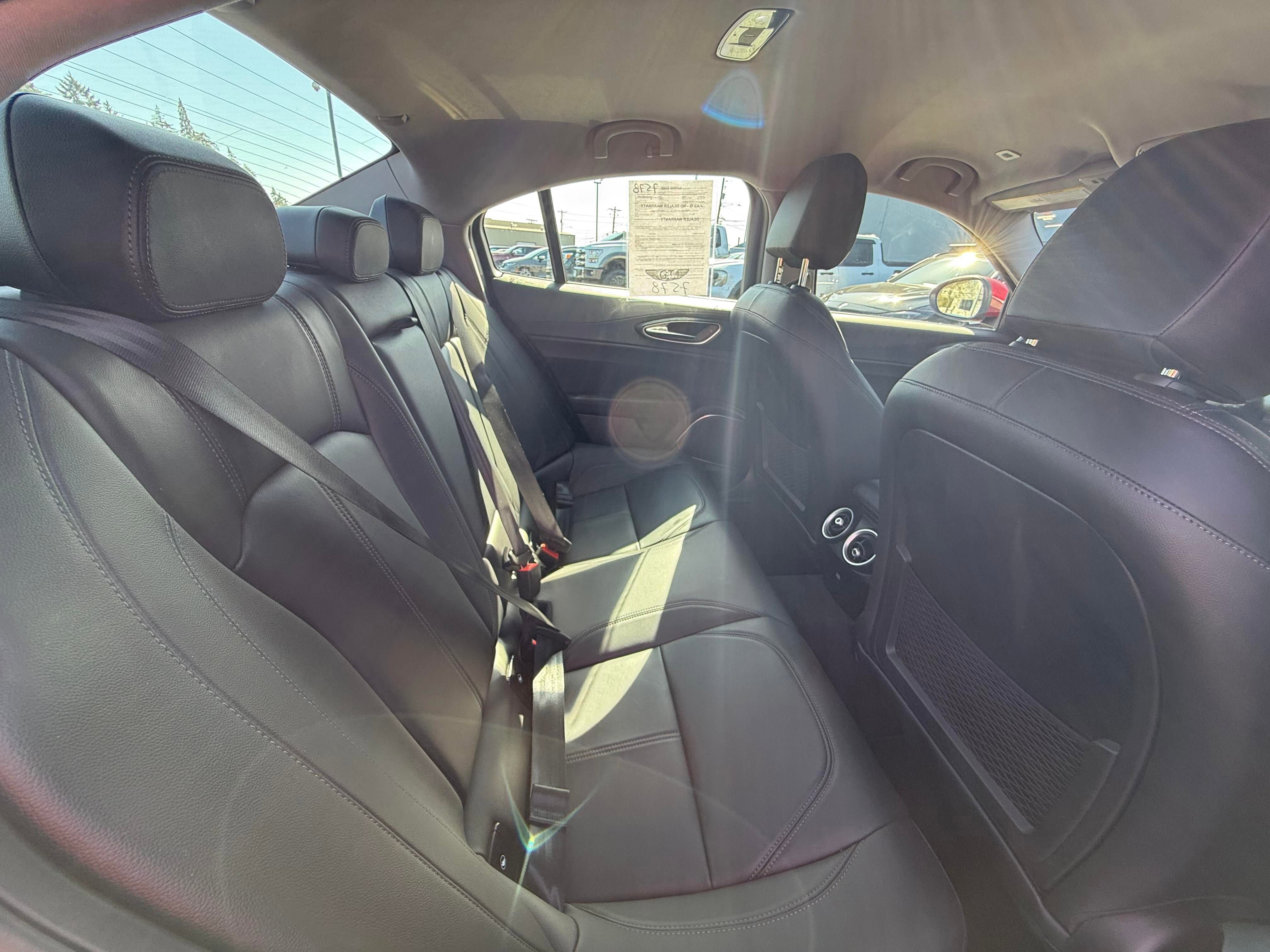 Vehicle image 16 of 30