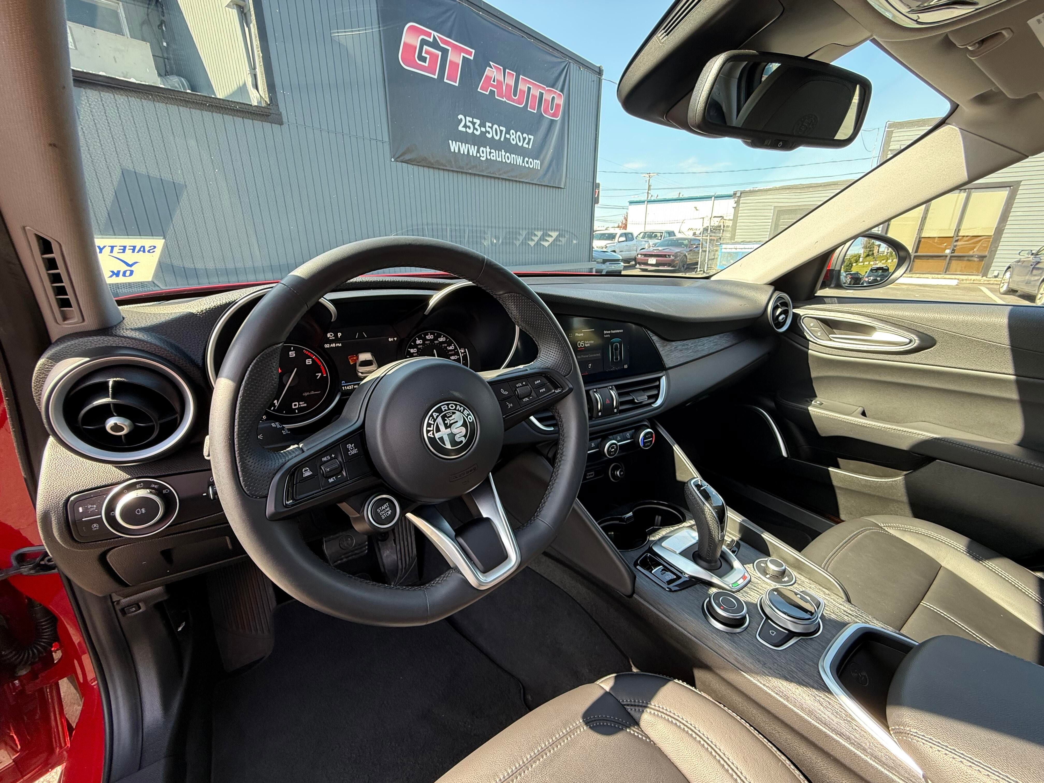 Vehicle image 10 of 30