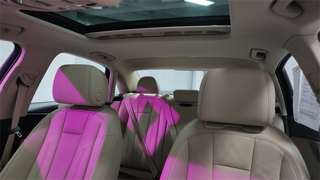 Vehicle image 17 of 27