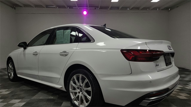 Vehicle image 10 of 27