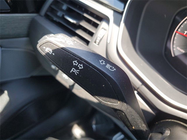 Vehicle image 22 of 30