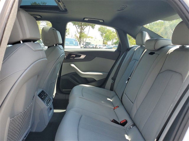 Vehicle image 14 of 30