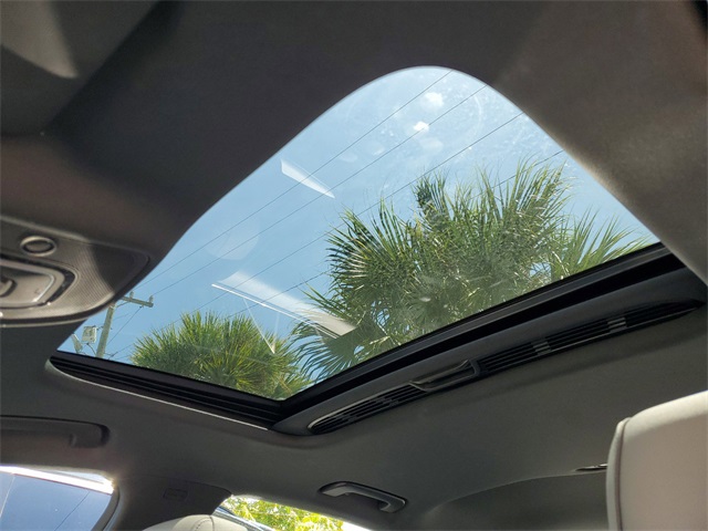 Vehicle image 10 of 30