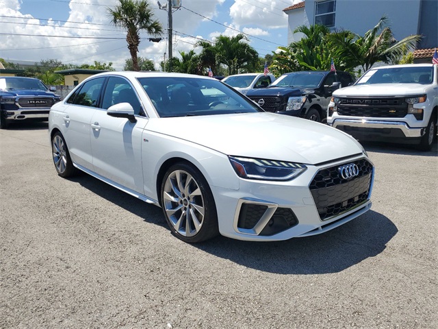 Vehicle image 4 of 30