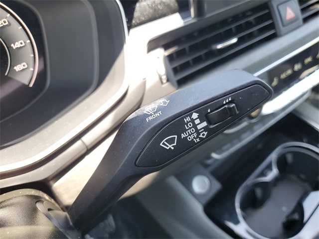 Vehicle image 23 of 30