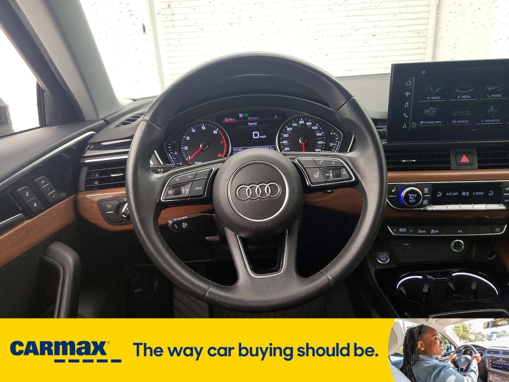 Vehicle image 14 of 28
