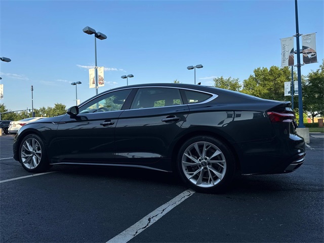 Vehicle image 7 of 29