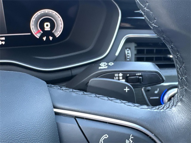 Vehicle image 27 of 29
