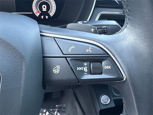 Vehicle image 23 of 29