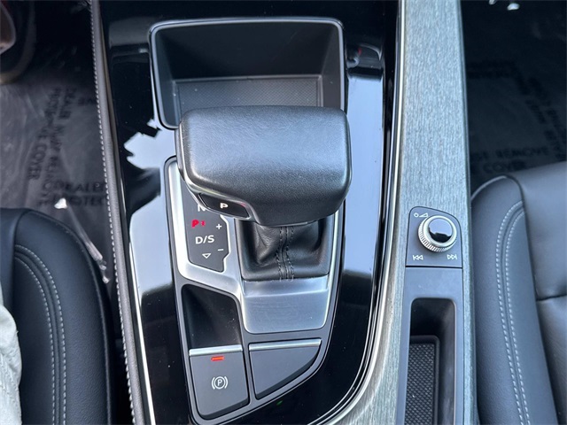 Vehicle image 18 of 29