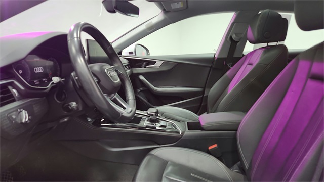 Vehicle image 17 of 26