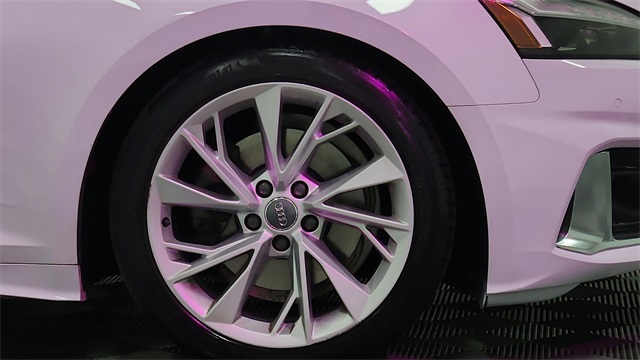 Vehicle image 24 of 26