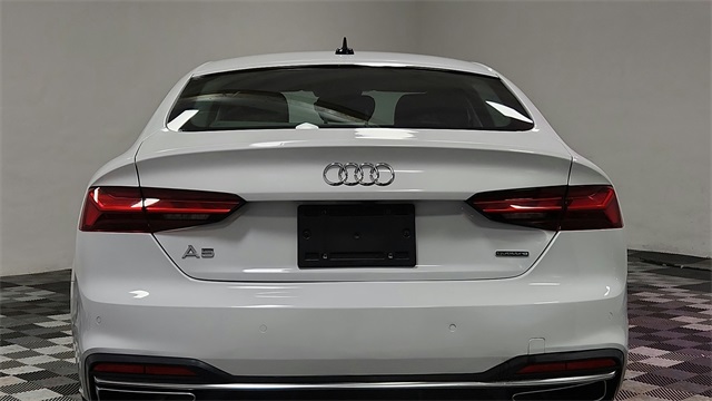 Vehicle image 8 of 26