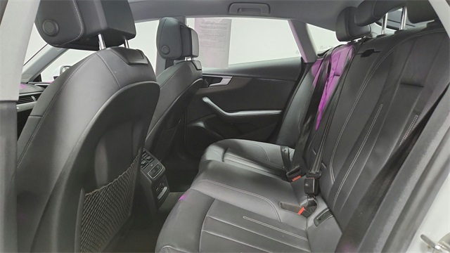 Vehicle image 20 of 26
