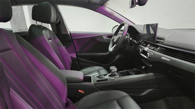 Vehicle image 23 of 26