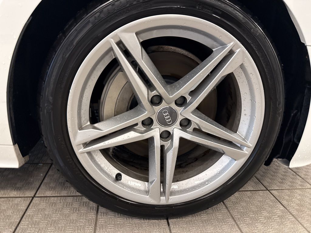Vehicle image 7 of 27