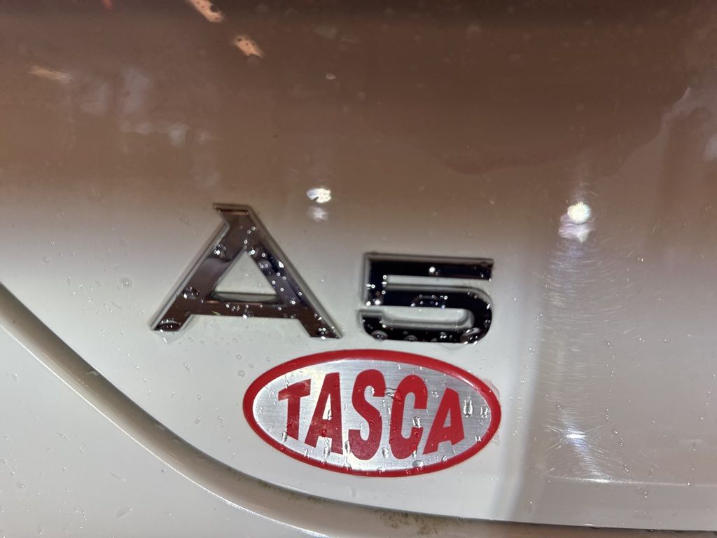 Vehicle image 23 of 27