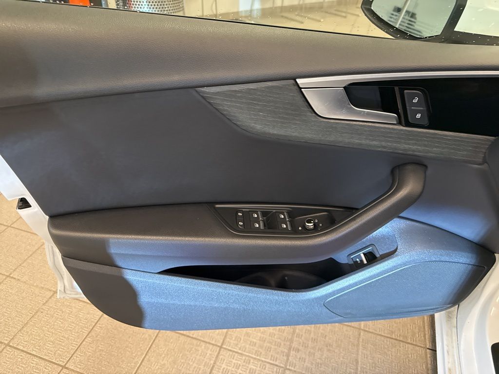 Vehicle image 18 of 27