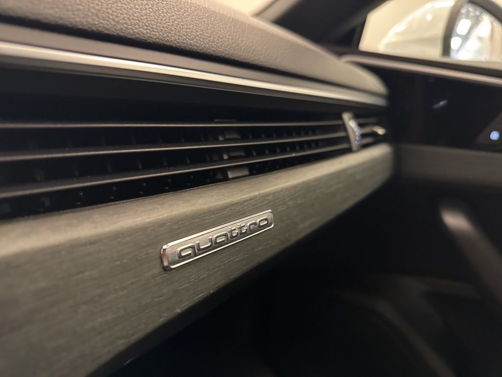 Vehicle image 24 of 27