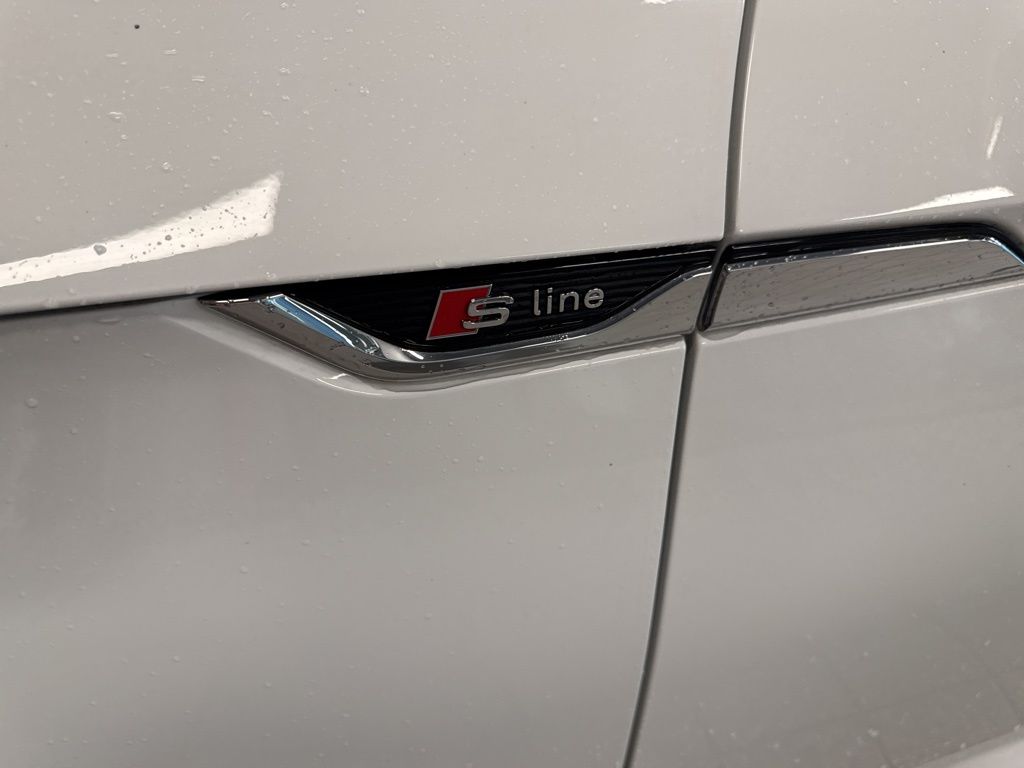 Vehicle image 26 of 27