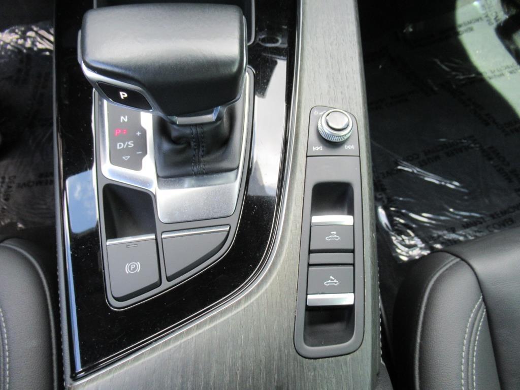 Vehicle image 19 of 31