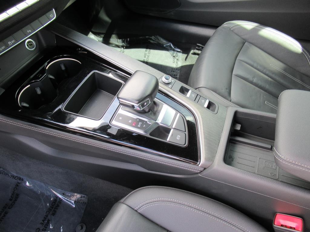 Vehicle image 14 of 31
