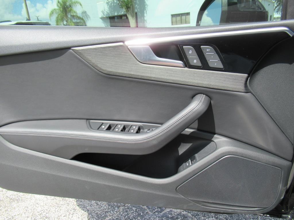 Vehicle image 15 of 31