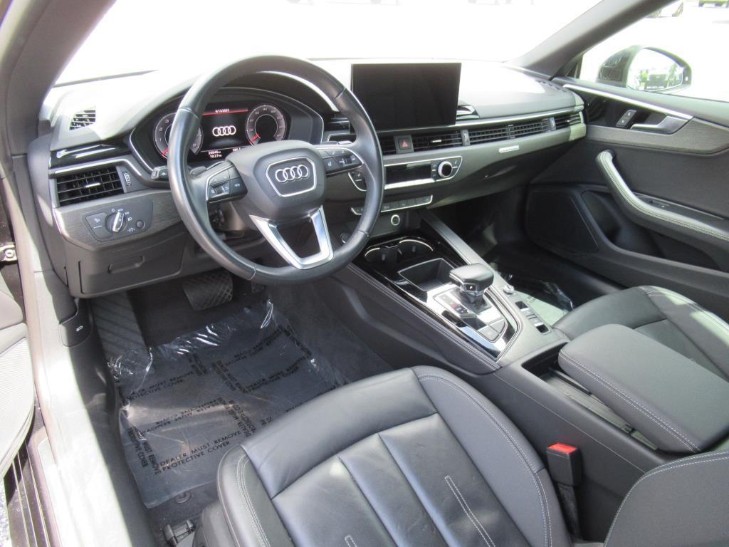 Vehicle image 12 of 31