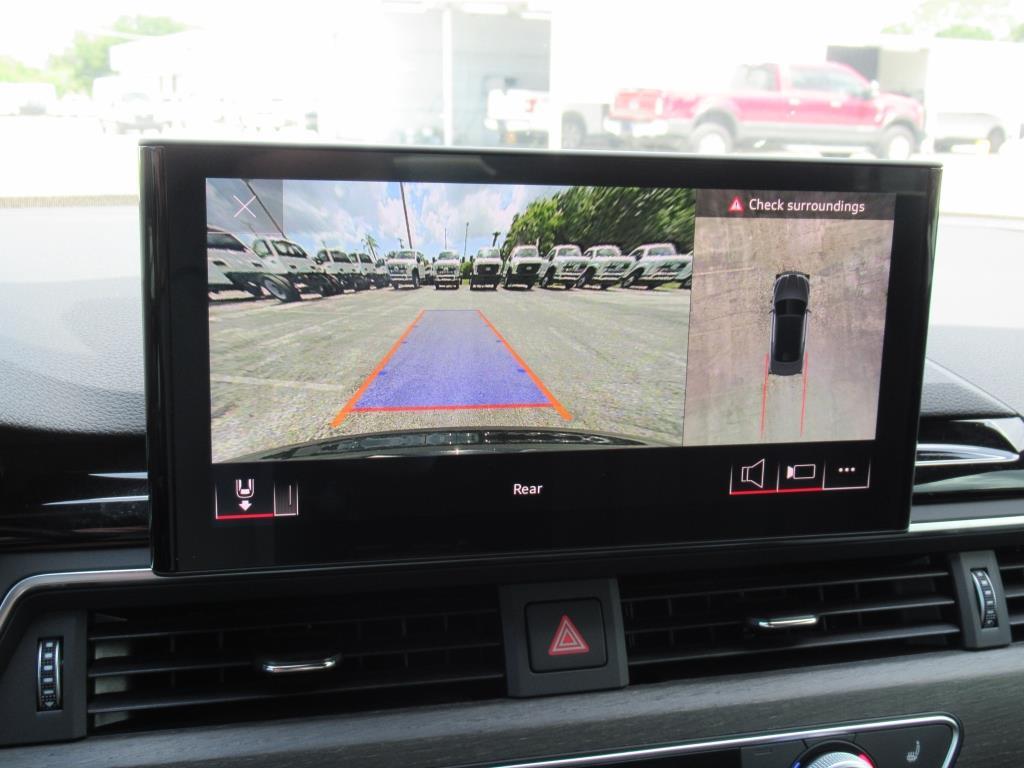 Vehicle image 25 of 31