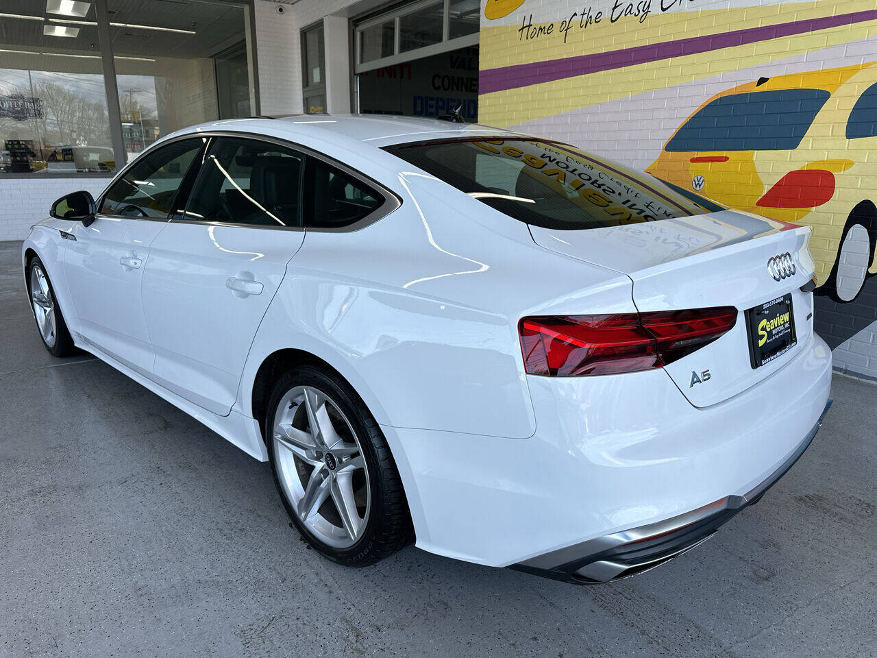 Vehicle image 4 of 16