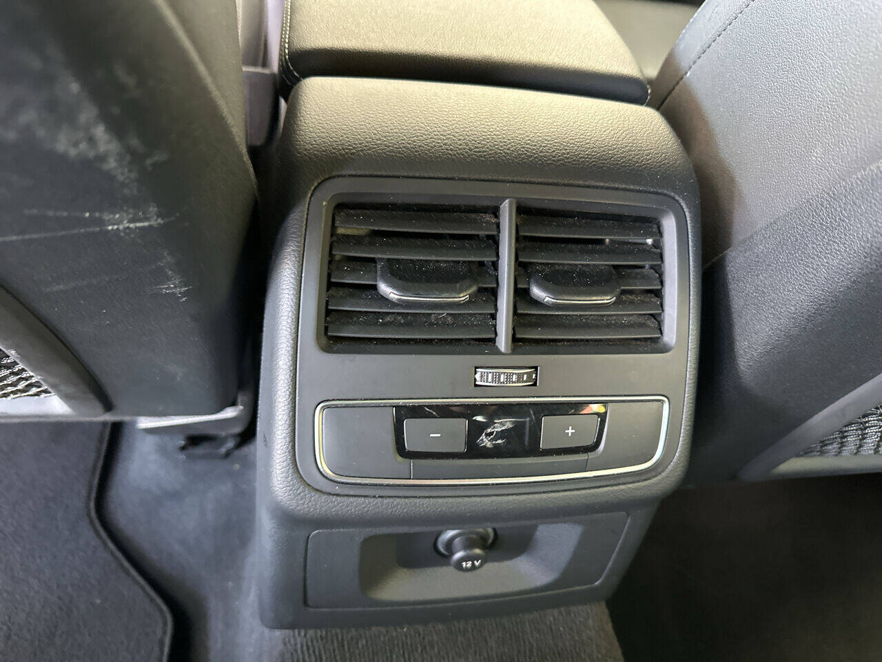 Vehicle image 13 of 16