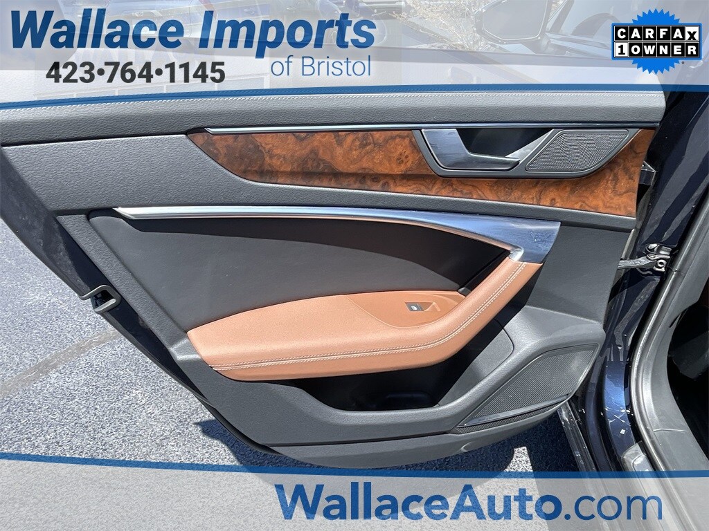 Vehicle image 22 of 40