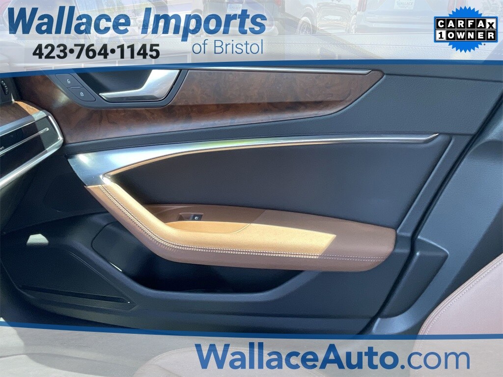 Vehicle image 21 of 40