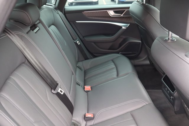 Vehicle image 15 of 16
