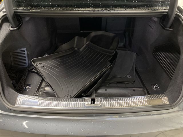Vehicle image 19 of 44