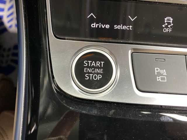 Vehicle image 27 of 44