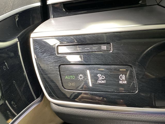 Vehicle image 29 of 44