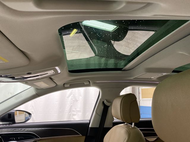 Vehicle image 13 of 44