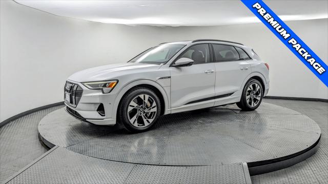 2021 Audi e-tron Premium Image 2 of 34