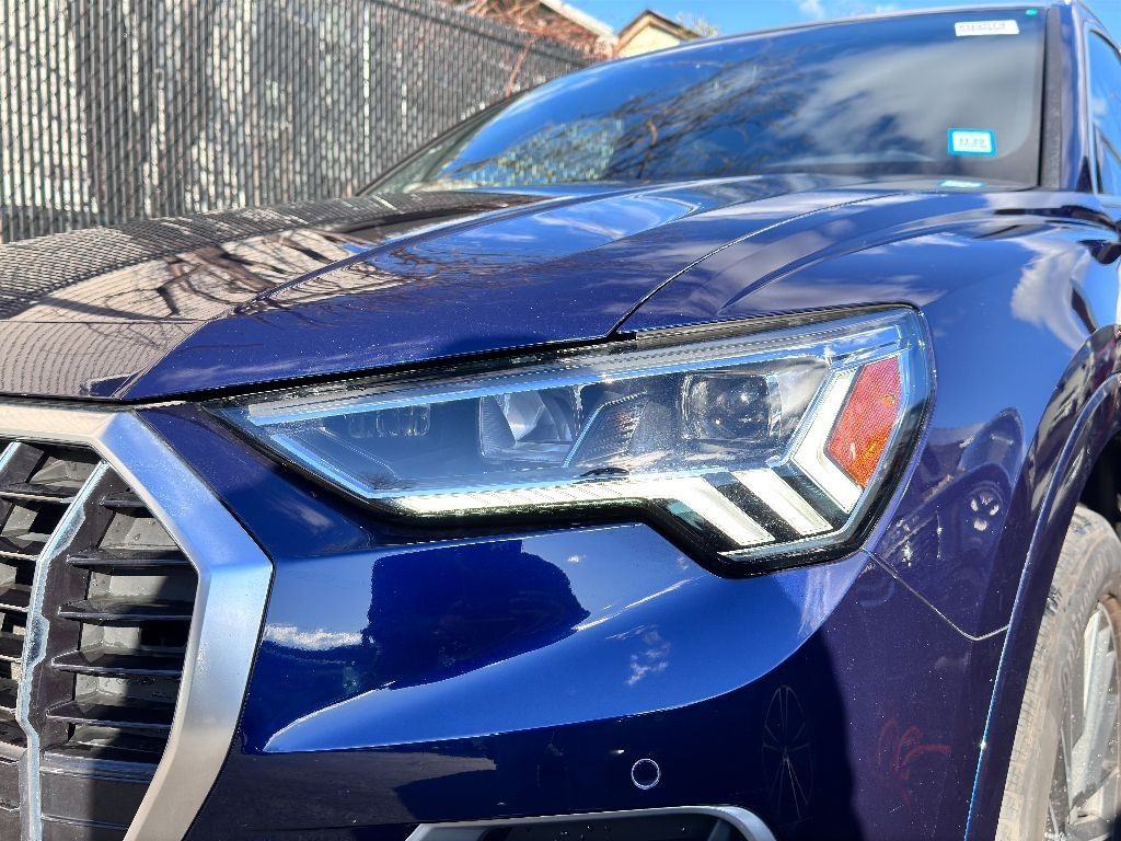 Vehicle image 17 of 37