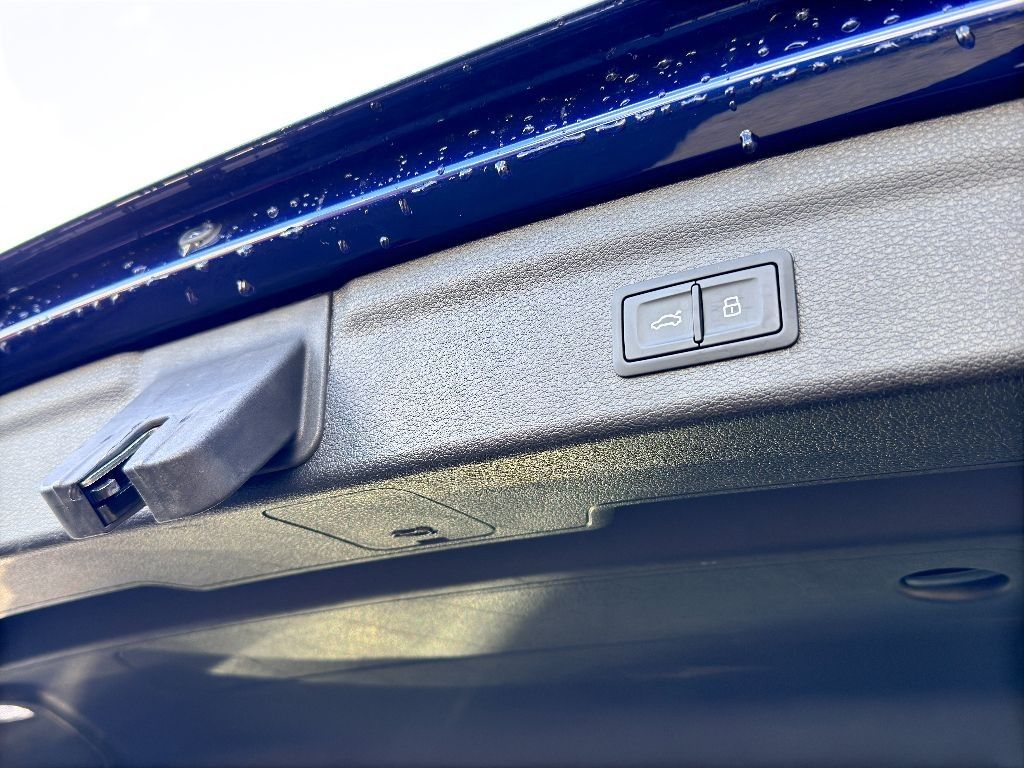 Vehicle image 14 of 37