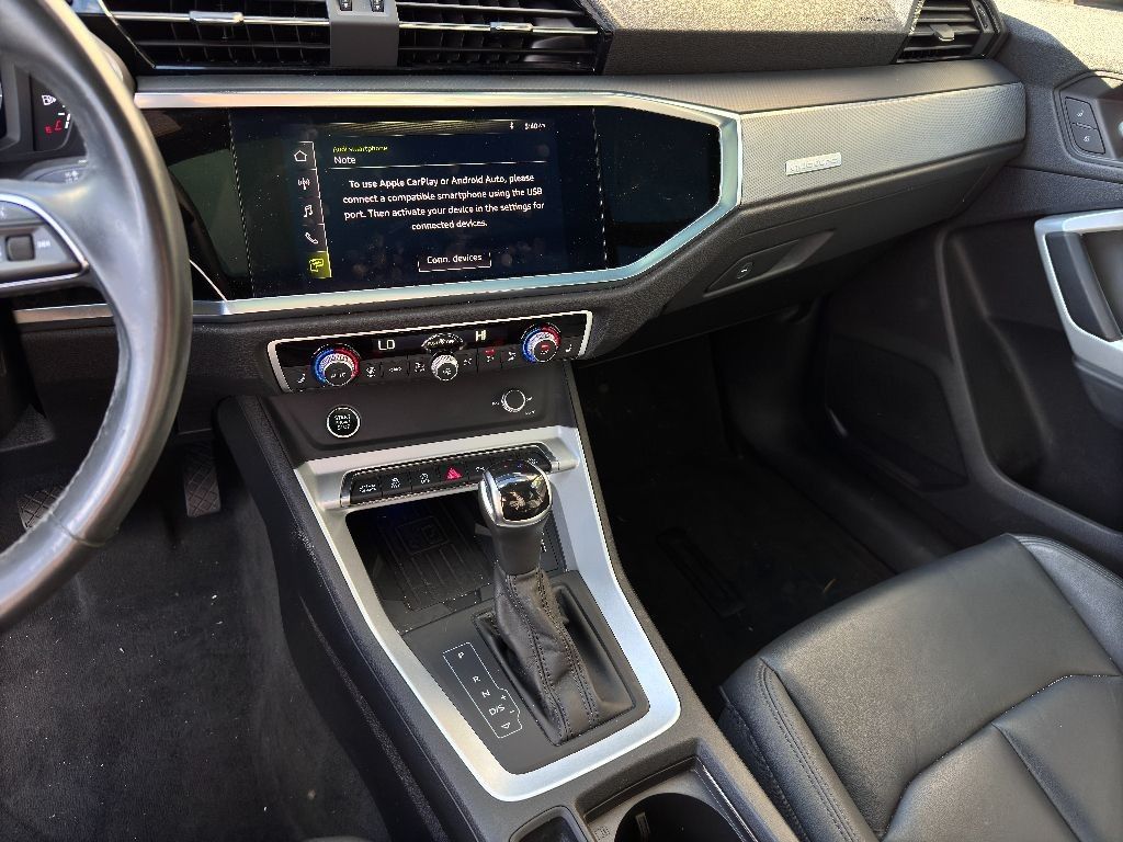 Vehicle image 26 of 37