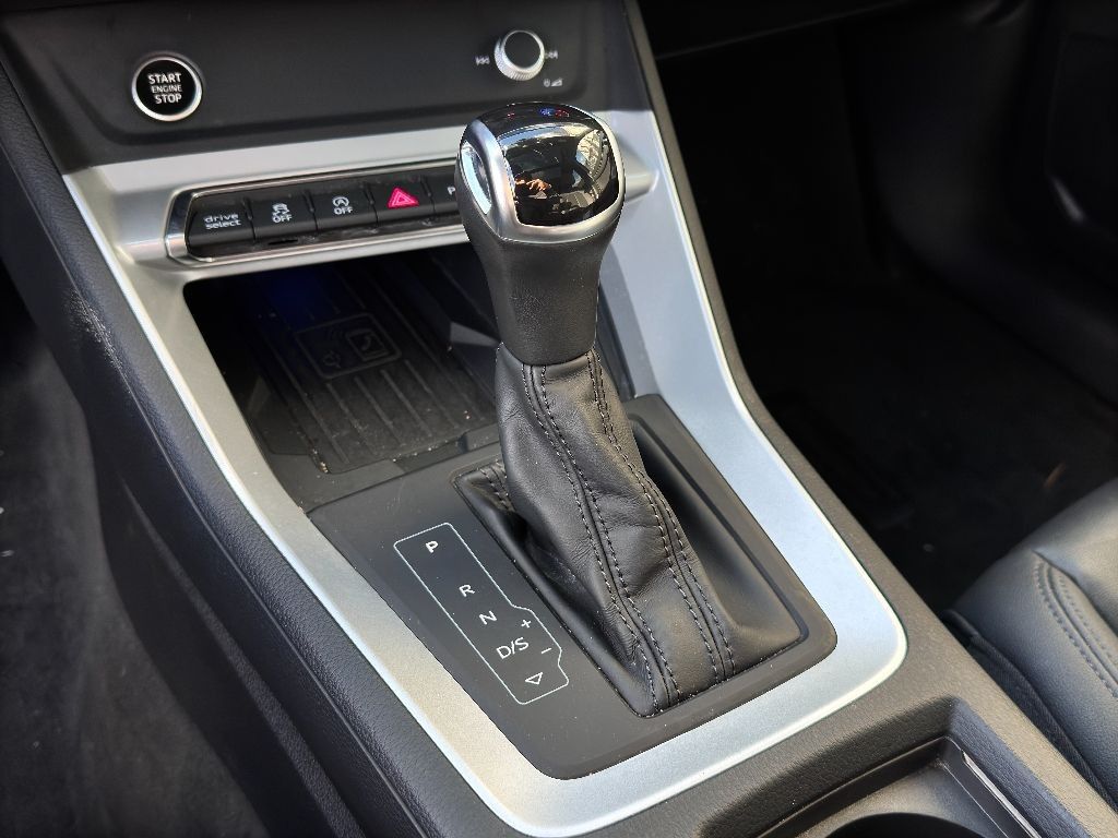 Vehicle image 27 of 37