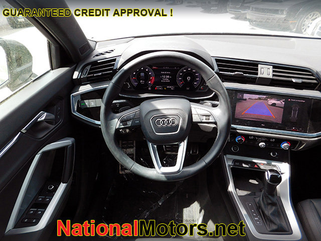 Vehicle image 9 of 14