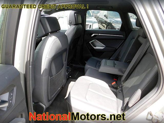 Vehicle image 7 of 14