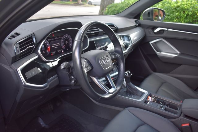 Vehicle image 28 of 40