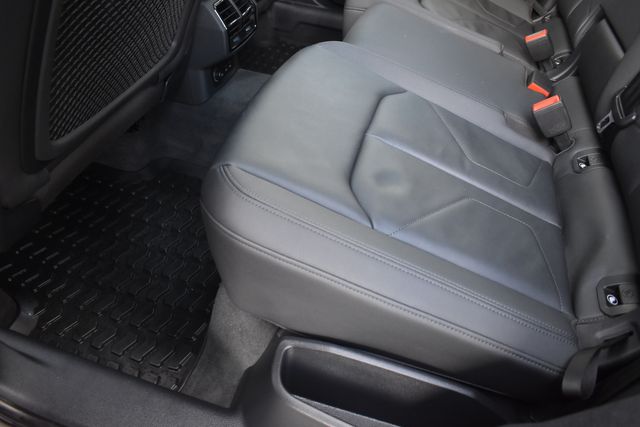 Vehicle image 22 of 40