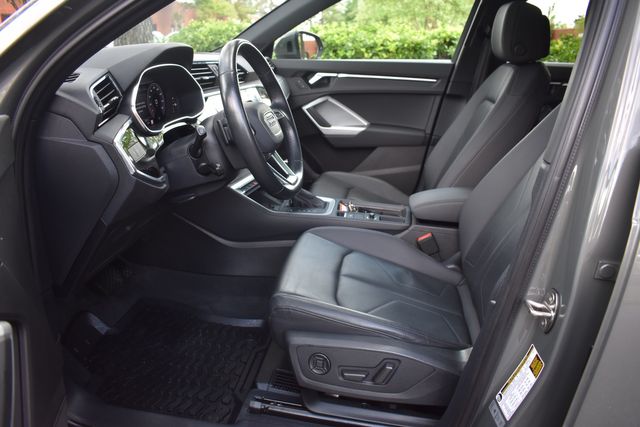 Vehicle image 12 of 40